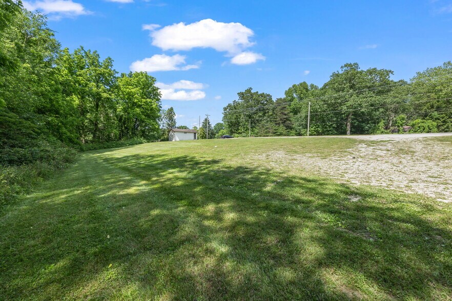 Primary Photo Of 832 Allardt Hwy, Jamestown Showroom For Sale