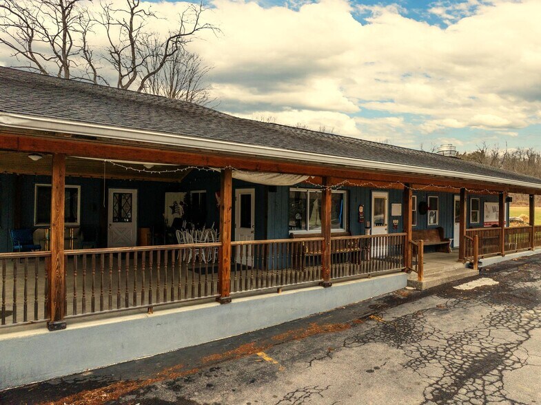 More Photos Of 2862 Guyanoga Rd, Branchport General Retail For Sale