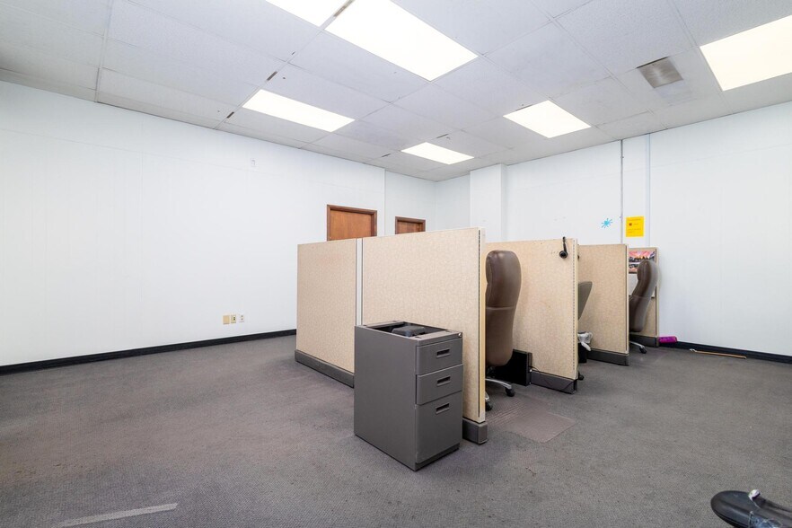 More Photos Of 630 Market St, Steubenville Office For Sale