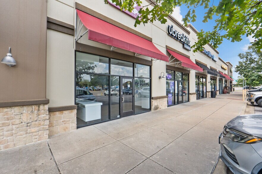 More Photos Of 2525 Anderson Ln W, Austin Unknown For Lease