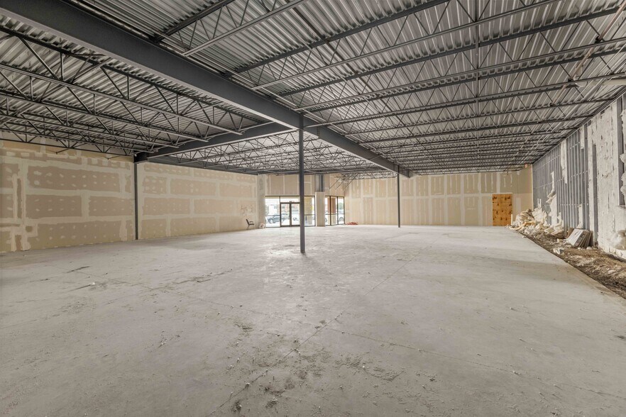 More Photos Of 14020 Highway 3, Webster Unknown For Lease