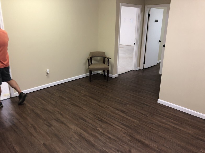 More Photos Of 415 St Johns Way, Columbus Flex For Lease