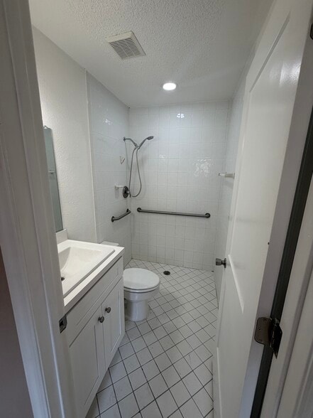 More Photos Of 35 Harbor Woods Cir, Safety Harbor Specialty For Sale