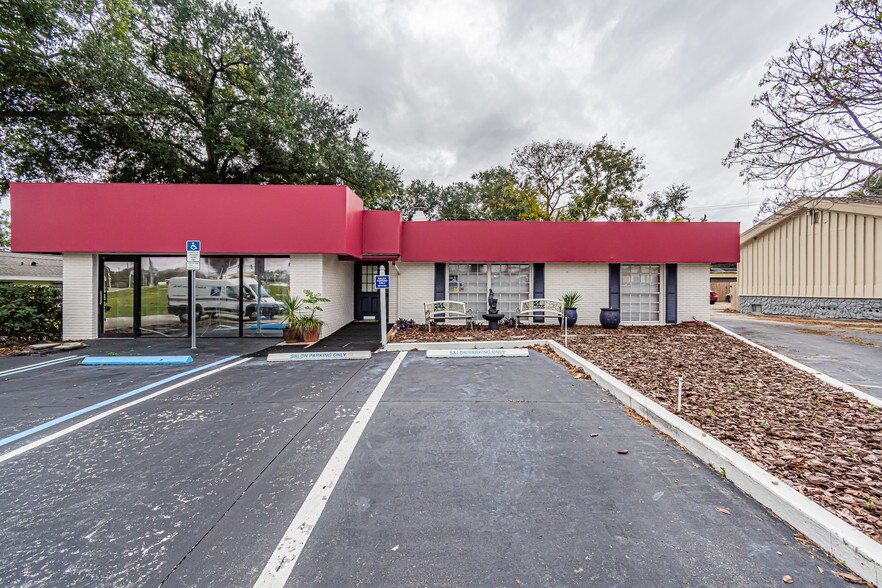 More Photos Of 264 E Altamonte Dr, Altamonte Springs Freestanding For Lease
