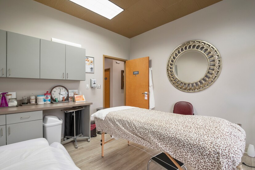 More Photos Of 3970 Rogers Bridge Rd, Duluth Office For Sale