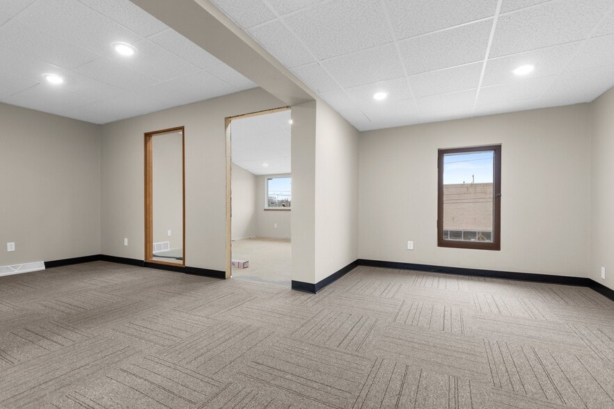 More Photos Of 621 W Lawrence St, Appleton Office For Lease