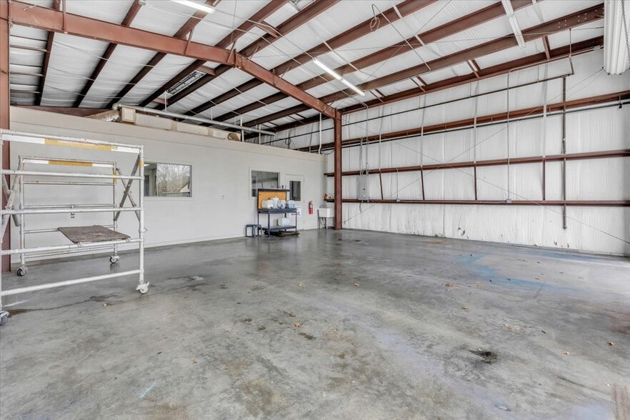 More Photos Of 4610 Center St, Deer Park Light Distribution For Sale