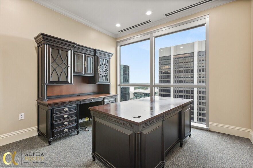 More Photos Of 189 S Orange Ave, Orlando Office Residential For Sale