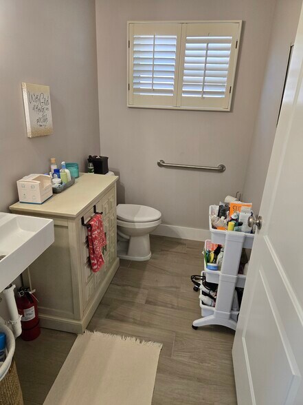 More Photos Of 13551 Walsingham Rd, Largo Office Residential For Sale