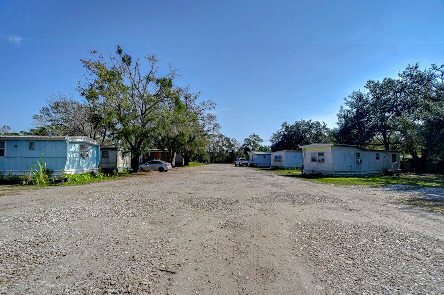 More Photos Of 425 18th St SE, Ruskin Manufactured Housing Mobile Home Park For Sale