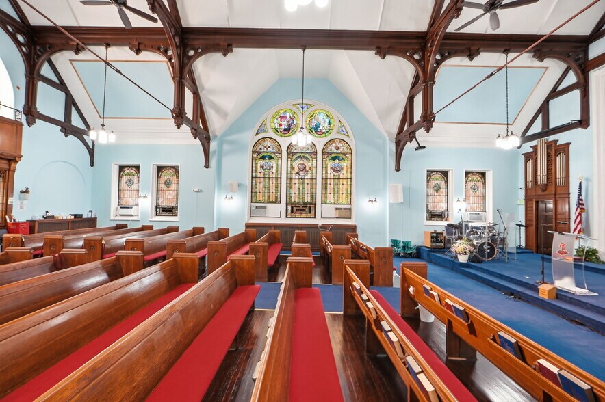 More Photos Of 401-407 N Patterson Park Ave, Baltimore Religious Facility For Sale