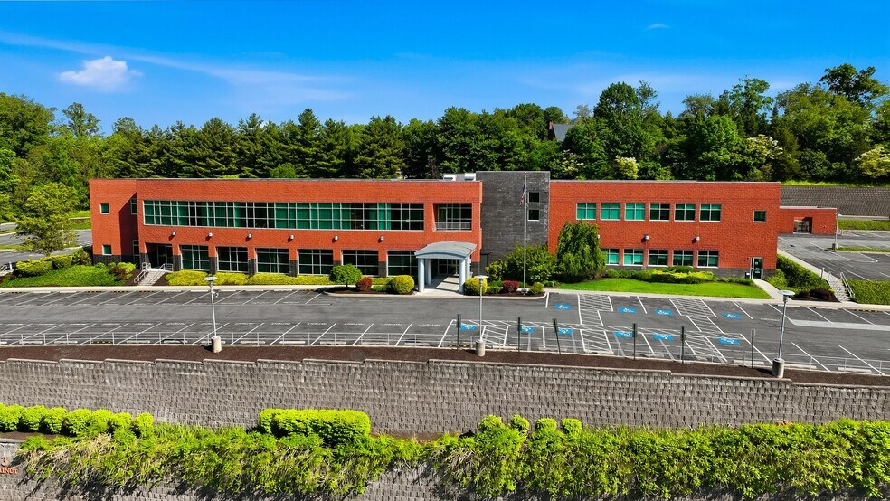 More Photos Of 3 Walnut St, Lemoyne Medical For Lease