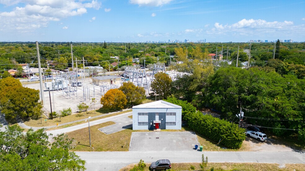 More Photos Of 595 NW 91st St, Miami Office Residential For Sale