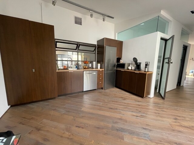 More Photos Of 612-624 Hampton Dr, Venice Loft Creative Space For Lease