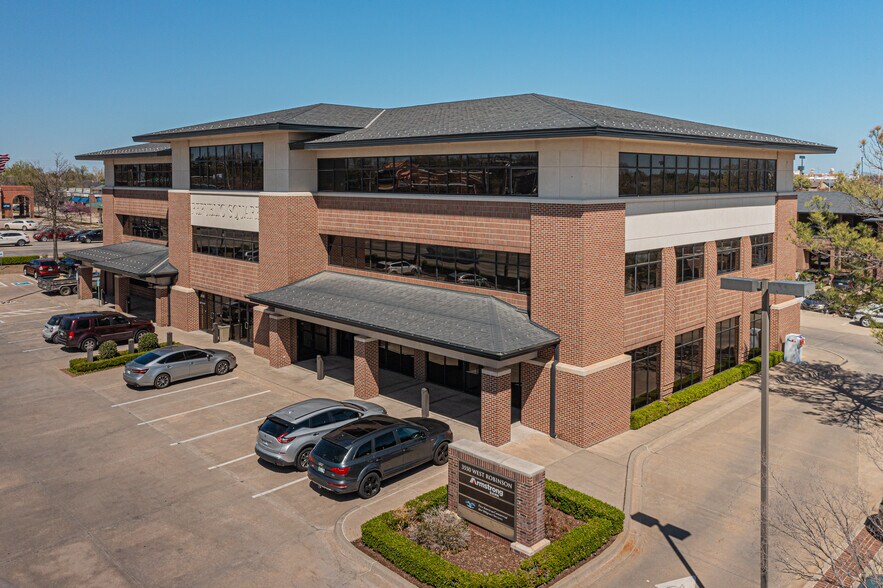 More Photos Of 3550 W Robinson St, Norman Bank For Lease