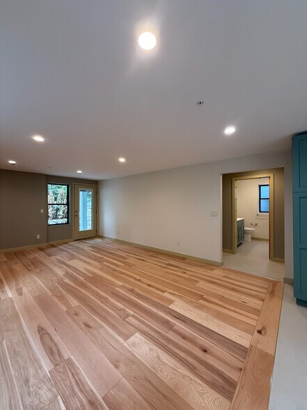 More Photos Of 228 21st Ave E, Seattle Multifamily For Sale