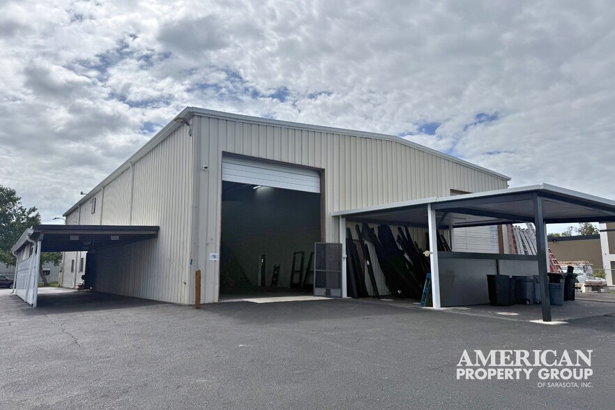 More Photos Of 5946 Clark Center Ave, Sarasota Warehouse For Lease
