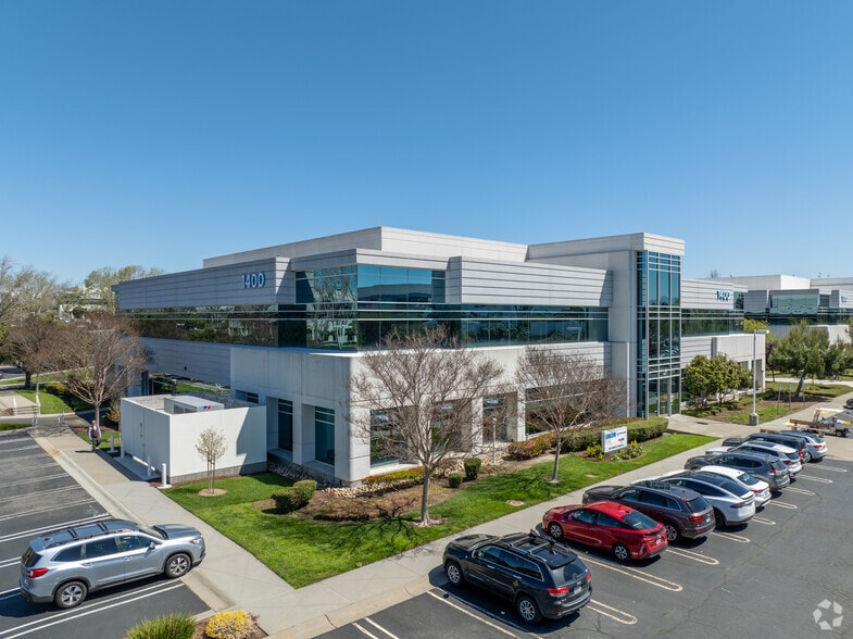 More Photos Of 1400 Bridge Pky, Redwood City Research And Development For Lease