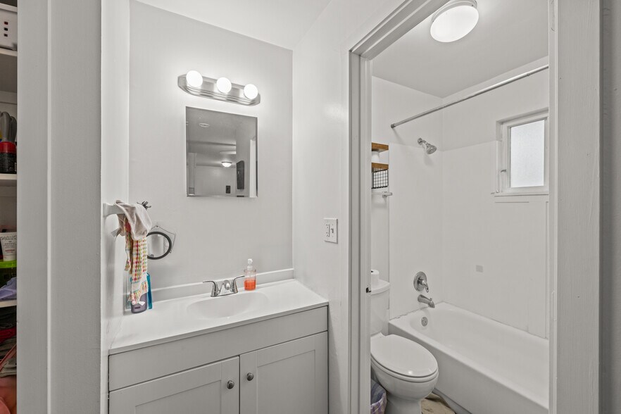 More Photos Of 6915 W 24th Ave, Edgewater Apartments For Sale