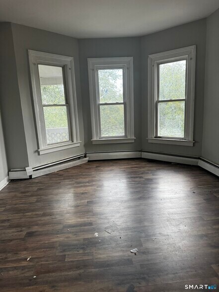 More Photos Of 21 Williams St, Hartford Apartments For Sale