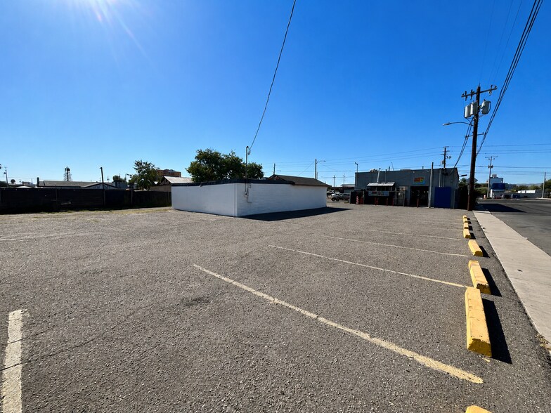 More Photos Of 2538 E McDowell Rd, Phoenix Freestanding For Lease