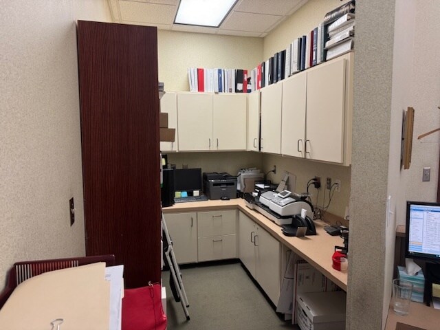 More Photos Of 3823 84th St, Lubbock Office For Sale
