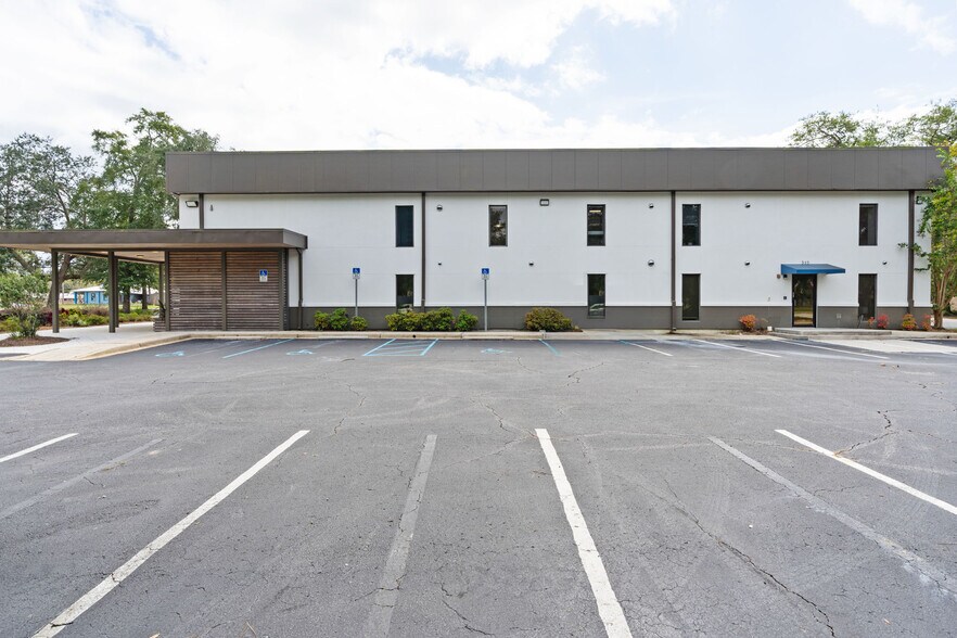 More Photos Of 313-315 Edge Ave, Valparaiso Office For Sale