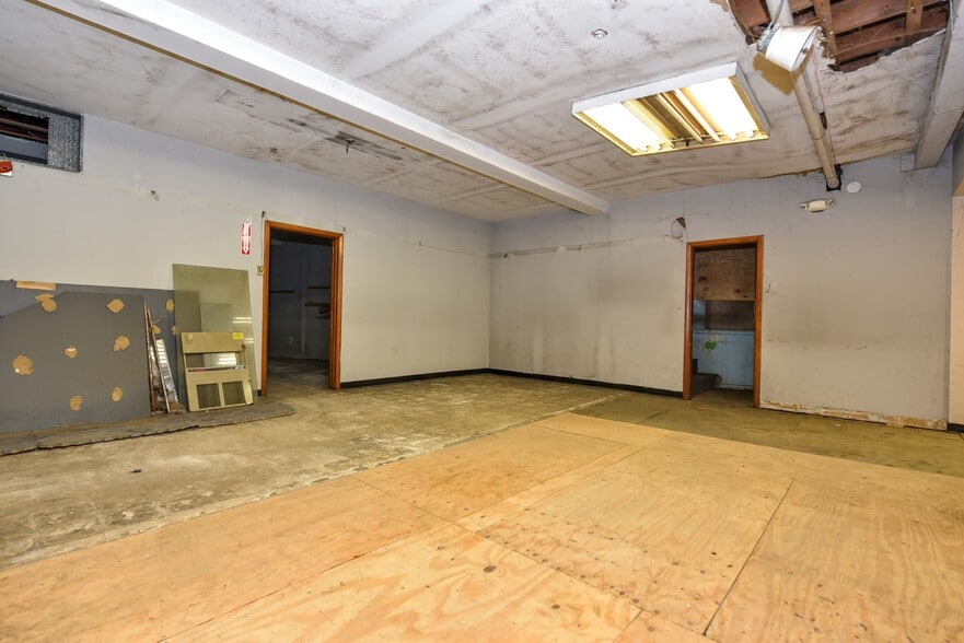 More Photos Of 154 Main St, Butler Storefront Retail Residential For Sale
