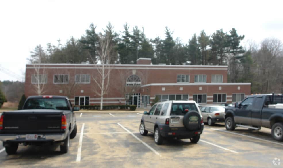 More Photos Of 47 E Grove St, Middleborough Office For Lease