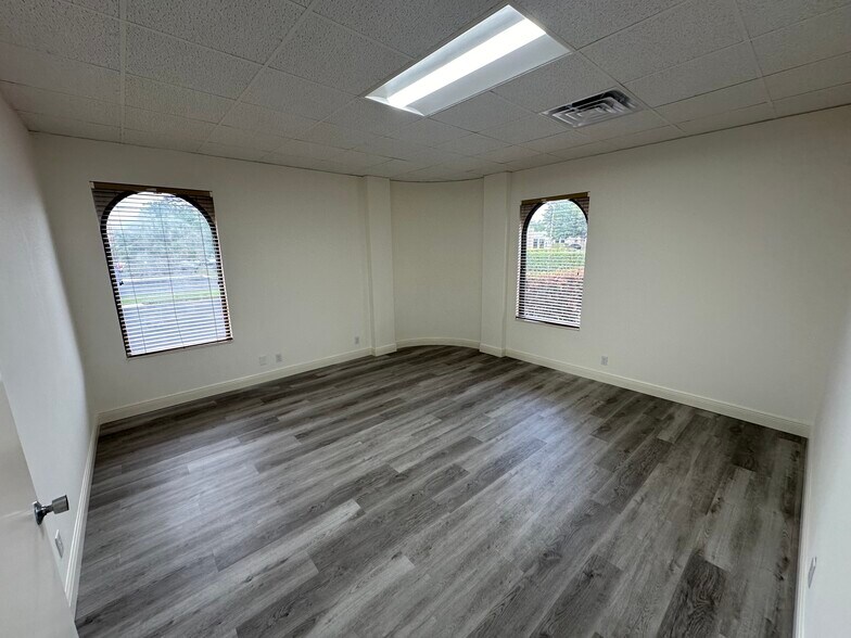 More Photos Of 1080 Holland Dr, Boca Raton Light Manufacturing For Lease