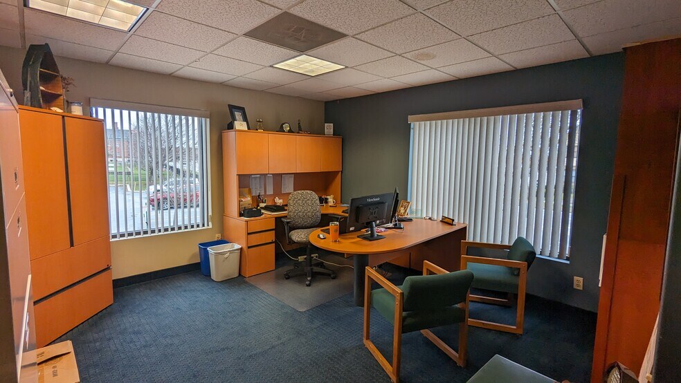 More Photos Of 275 Lake Ave, Rochester Office For Sale