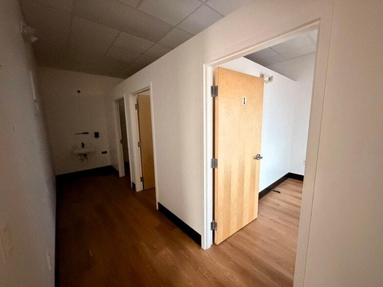 More Photos Of E Bay Dr, Clearwater Unknown For Lease