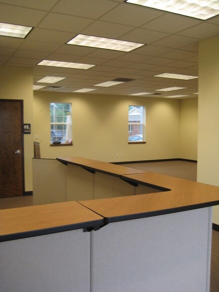 More Photos Of 318-326 Alana Dr, New Lenox Medical For Lease