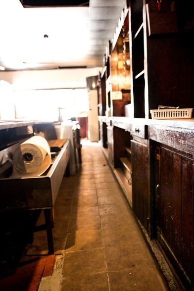 More Photos Of 826 E Warrington Ave, Pittsburgh Bar For Lease