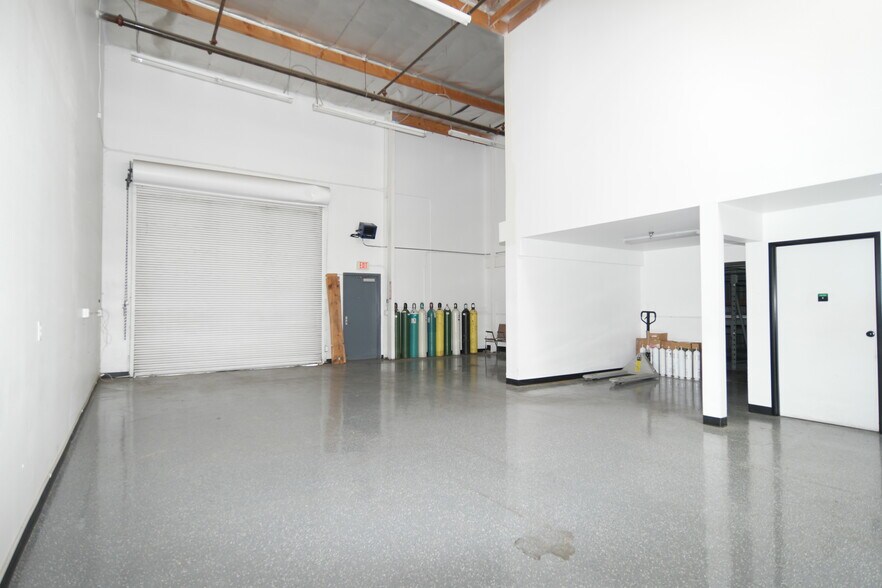 More Photos Of 4125 Market St, Ventura Light Manufacturing For Sale