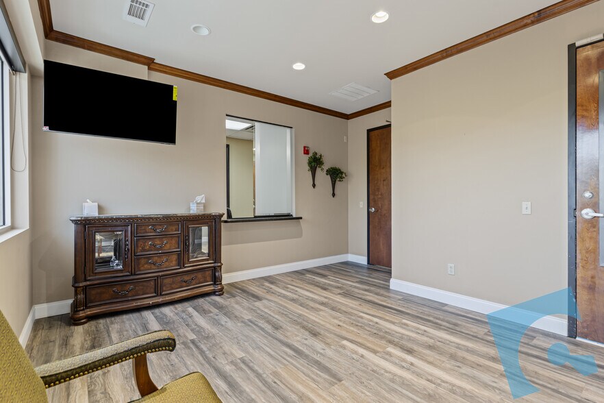 More Photos Of 1601 Lancaster Dr, Grapevine Medical For Lease