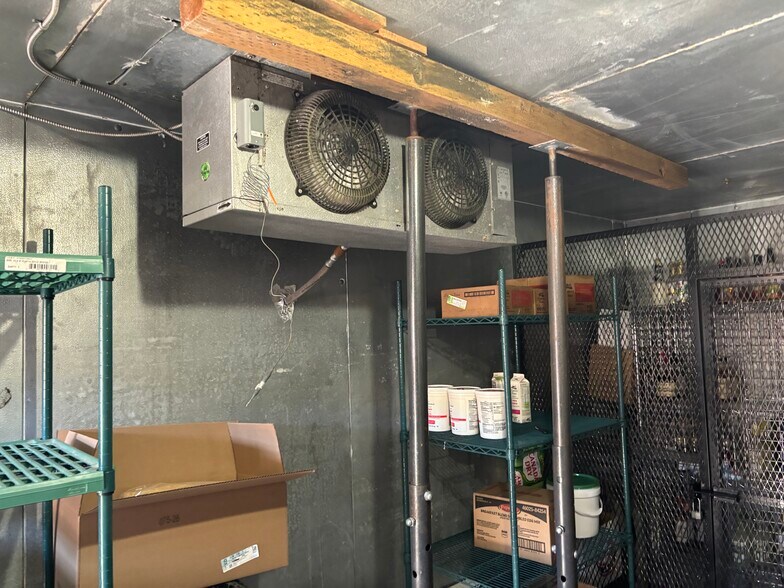 More Photos Of 140 E 12th St, Imperial Restaurant For Sale