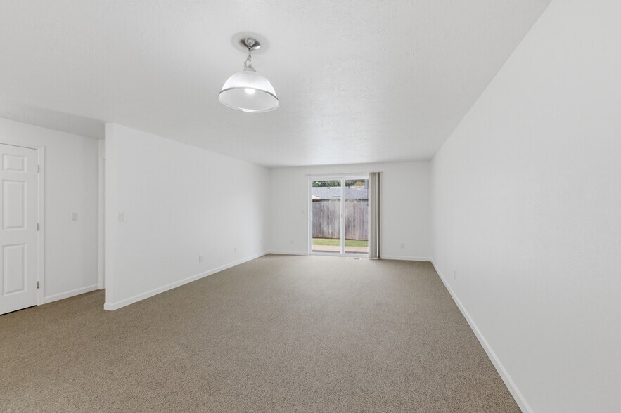 More Photos Of 355 King St S, Salem Multifamily For Sale