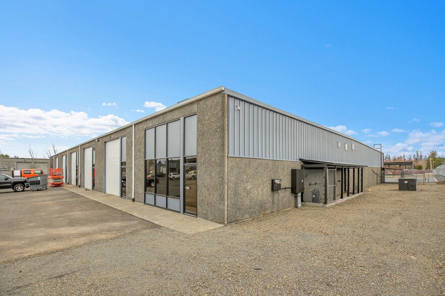 More Photos Of 2630 SE 39th Loop, Hillsboro Warehouse For Lease