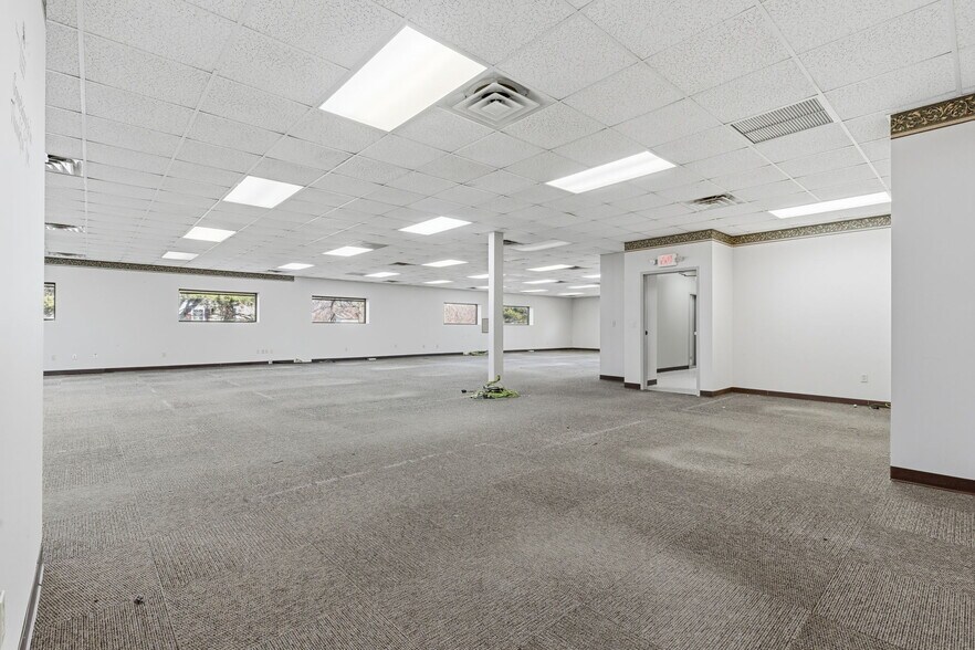 More Photos Of 1612 N Osteopathy, Kirksville Office For Sale