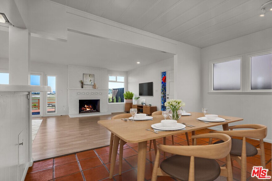 More Photos Of 6515 Vista del Mar, Playa Del Rey Apartments For Sale