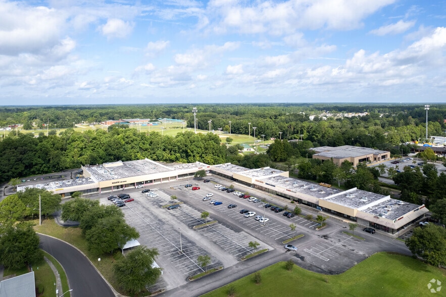 More Photos Of 1680 Dunn Ave, Jacksonville Unknown For Lease