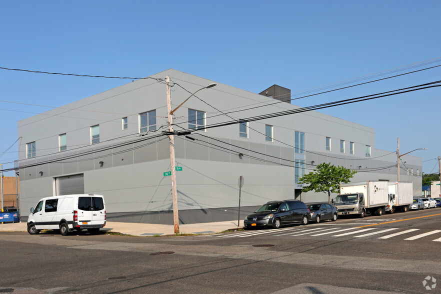 Primary Photo Of 19-02 38th St, Astoria Warehouse For Lease