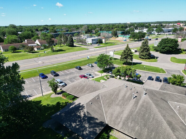 More Photos Of 6800 78th Ave N, Brooklyn Park Office For Lease