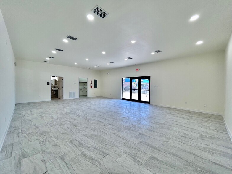 More Photos Of 1113 San Bernardo Ave, Laredo Office For Lease