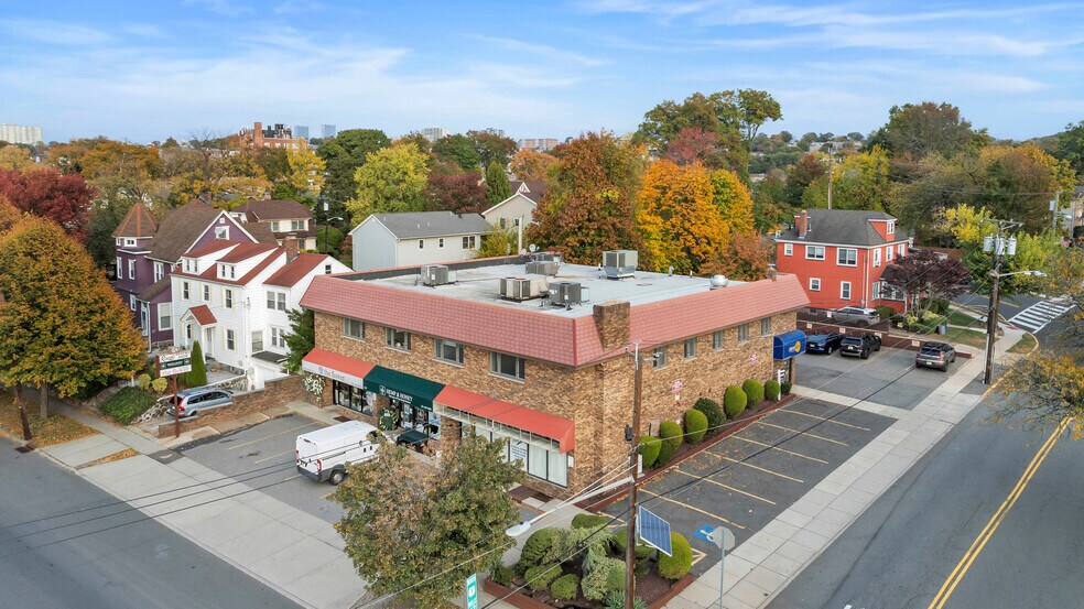 More Photos Of 824 N Broad Ave, Ridgefield General Retail For Sale