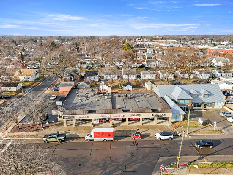 More Photos Of 1832-1850 Grindley Park St, Dearborn Freestanding For Lease