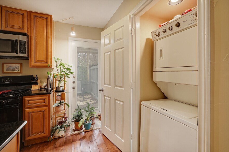 More Photos Of 1911 Lightsey Rd, Austin Apartments For Sale