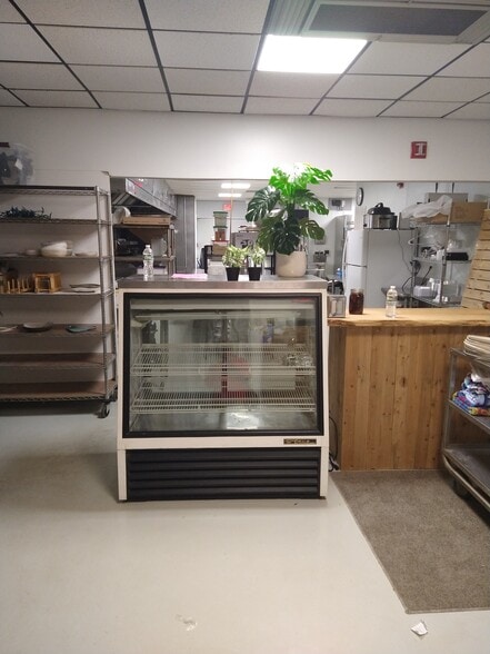 More Photos Of 140 Point Judith Rd, Narragansett Storefront Retail Office For Sale