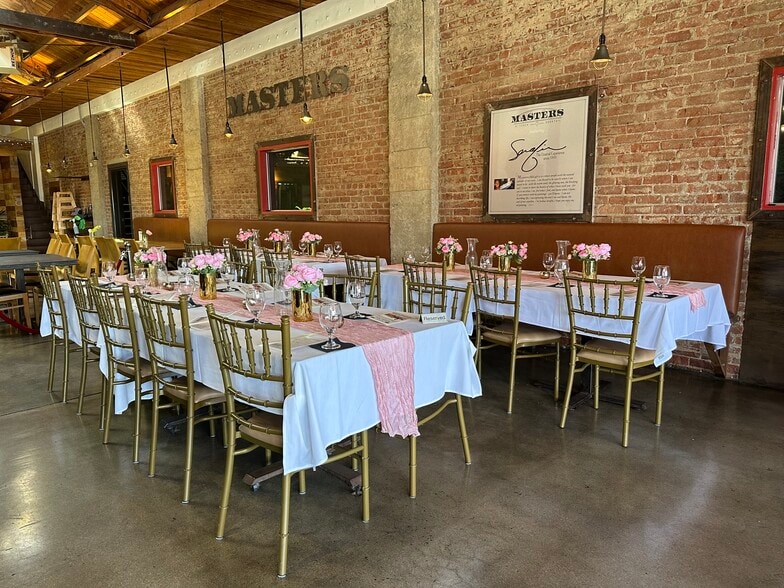 More Photos Of 208 S Coast Hwy, Oceanside Storefront For Lease